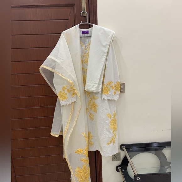 SANA SAFINAZ White and Yellow Embroidered Dress - Picture 3 of 14